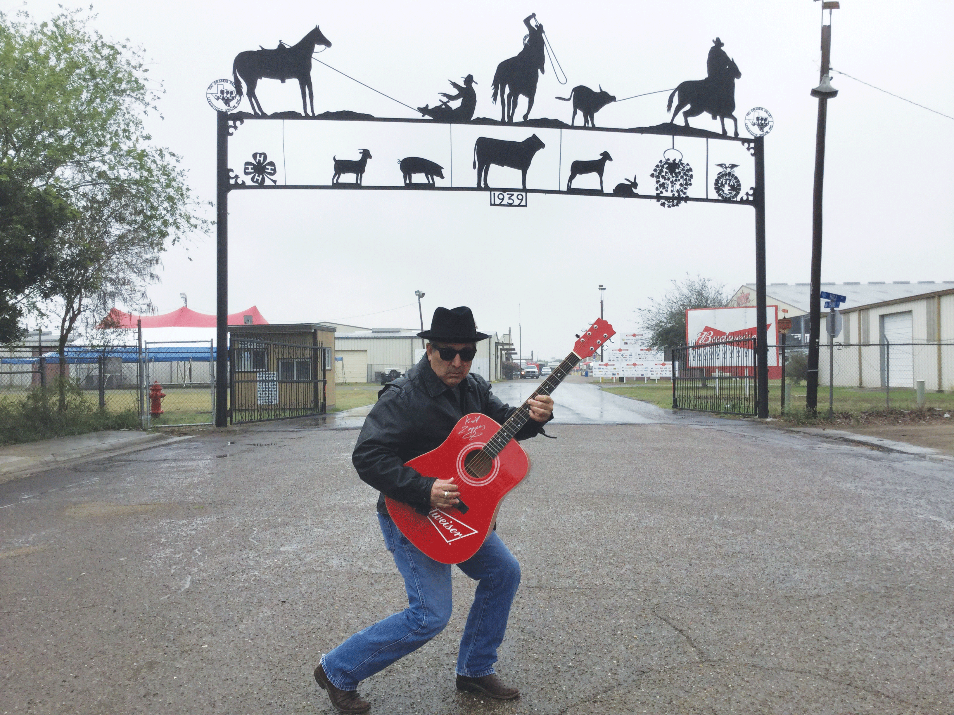 Kid Zapper kicking cancer at stock show