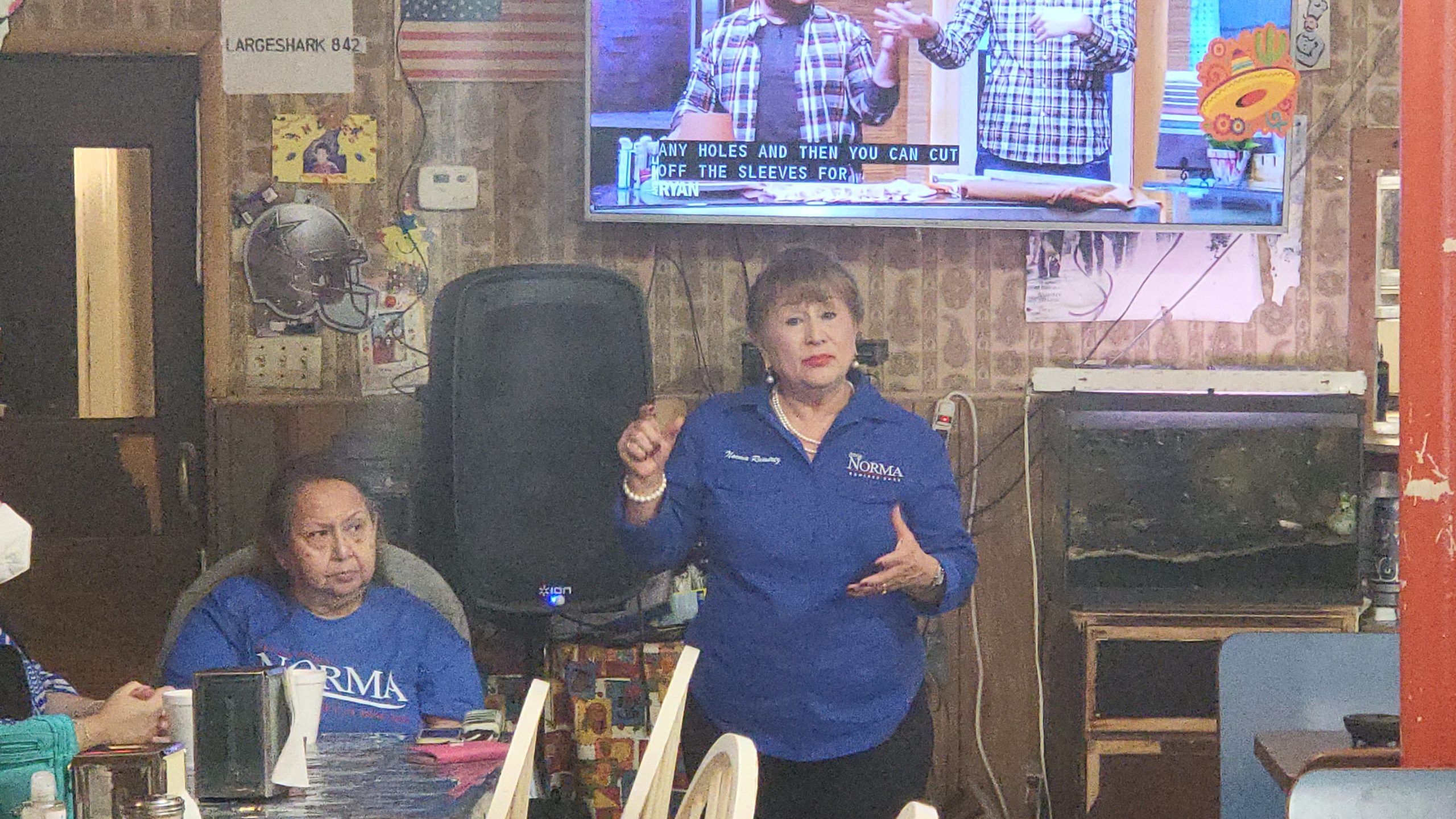 Primary Election: El Fenix hosts candidates on campaign trail