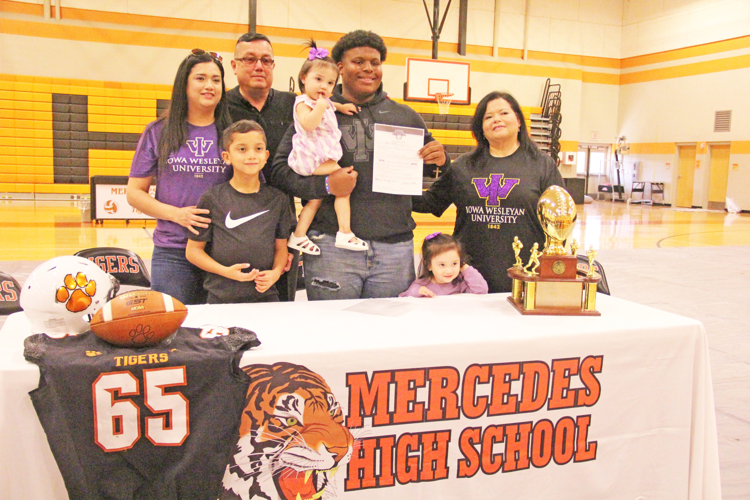 OWENS MAKES IT OFFICIAL : Tigers defensive power heading to Iowa Wesleyan University