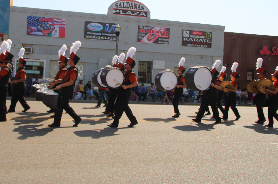 PHOTO ESSAY: RGVLS 2023 DOWNTOWN MERCEDES PARADE